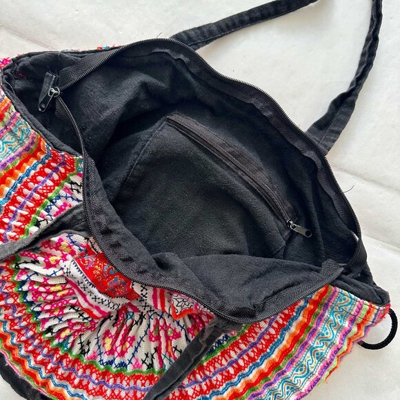 Handmade Hmong tribe multi-coloured shoulder bag from northern Thailand with uni - Picture 5 of 5